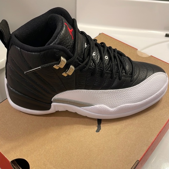 Jordan 12 retro playoffs (2022)